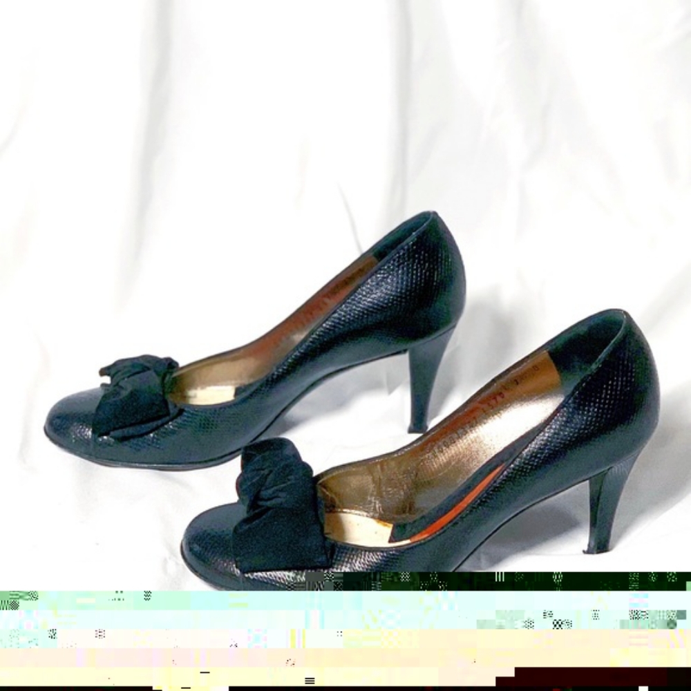 Salvatore Ferragamo Leather Heels with Suede Bow
